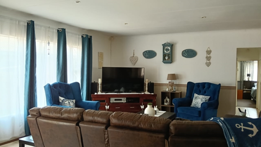 4 Bedroom Property for Sale in Eike Park Gauteng