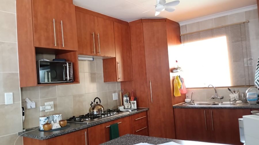 4 Bedroom Property for Sale in Eike Park Gauteng