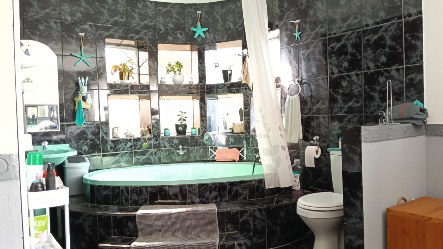 4 Bedroom Property for Sale in Eike Park Gauteng