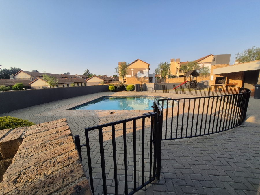 2 Bedroom Property for Sale in Carlswald Gauteng