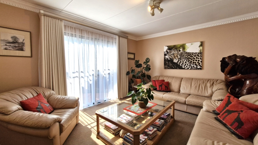 3 Bedroom Property for Sale in Eldoraigne Gauteng