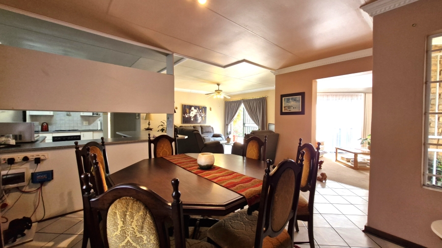 3 Bedroom Property for Sale in Eldoraigne Gauteng