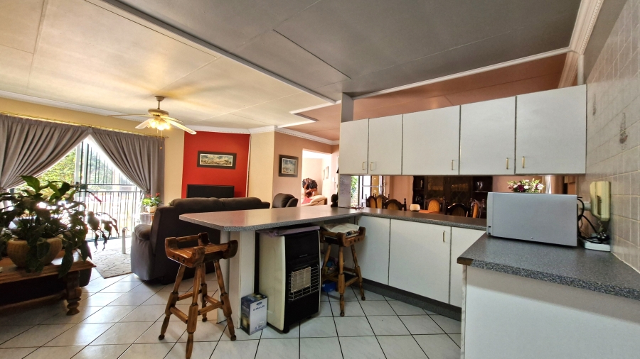 3 Bedroom Property for Sale in Eldoraigne Gauteng