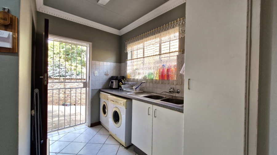 3 Bedroom Property for Sale in Eldoraigne Gauteng
