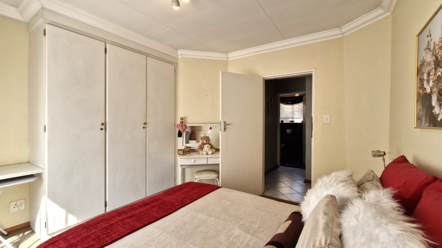3 Bedroom Property for Sale in Eldoraigne Gauteng