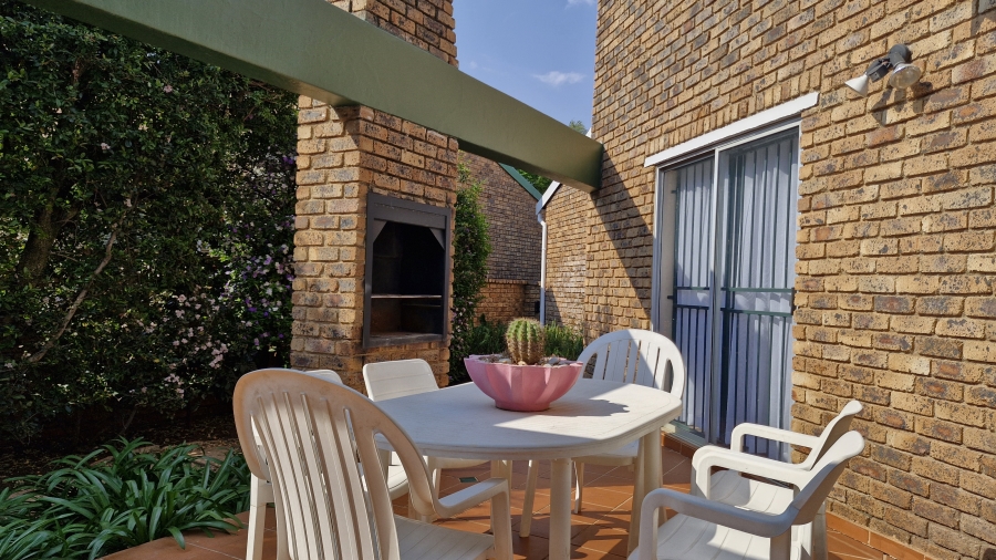3 Bedroom Property for Sale in Eldoraigne Gauteng