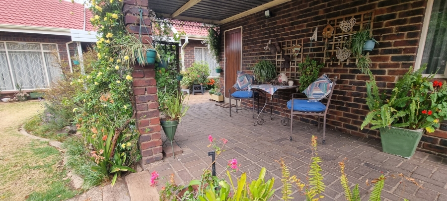 2 Bedroom Property for Sale in Sunward Park Gauteng