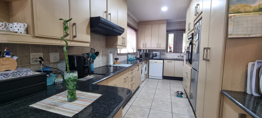 2 Bedroom Property for Sale in Sunward Park Gauteng