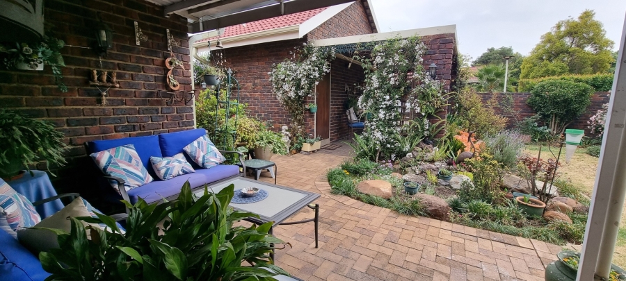 2 Bedroom Property for Sale in Sunward Park Gauteng