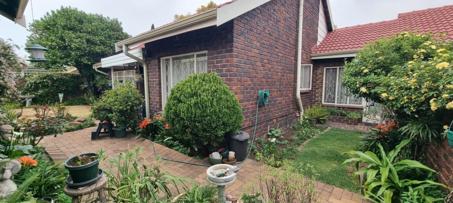2 Bedroom Property for Sale in Sunward Park Gauteng