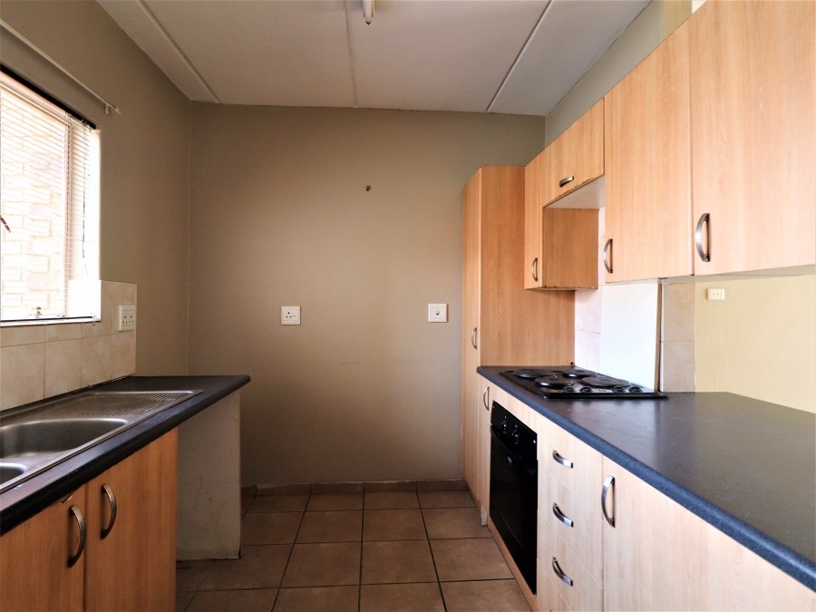To Let 2 Bedroom Property for Rent in Birchleigh Gauteng