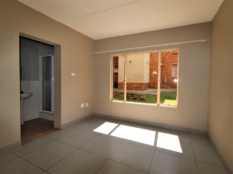 To Let 2 Bedroom Property for Rent in Birchleigh Gauteng