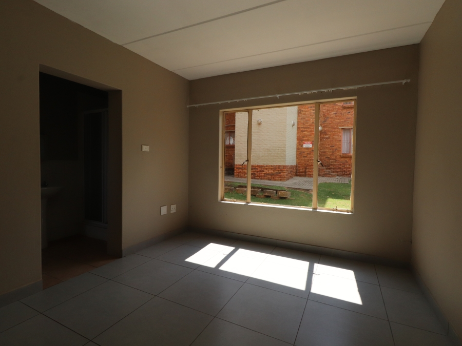 To Let 2 Bedroom Property for Rent in Birchleigh Gauteng
