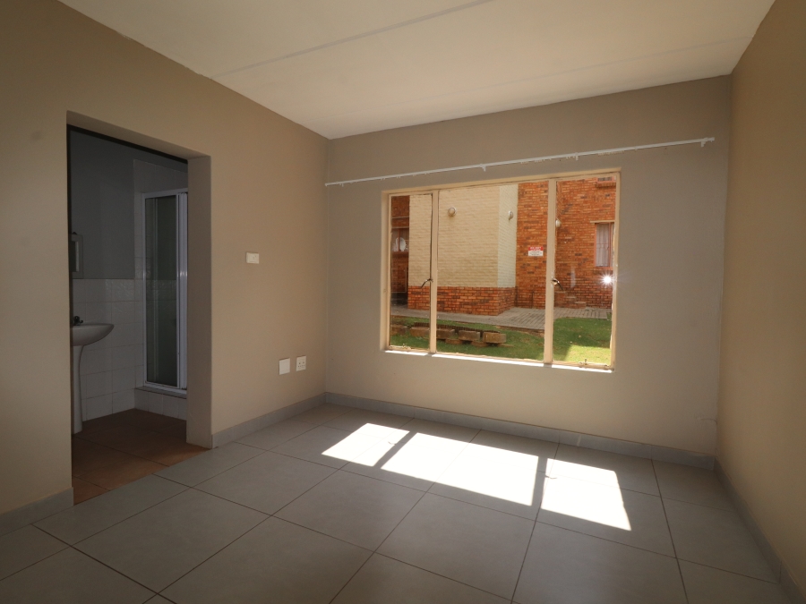 To Let 2 Bedroom Property for Rent in Birchleigh Gauteng