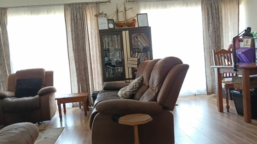 2 Bedroom Property for Sale in Greenhills Gauteng