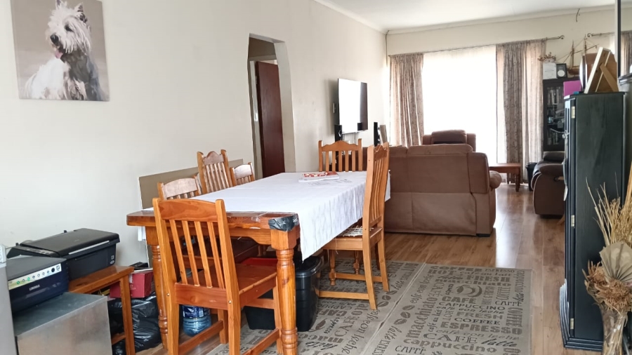 2 Bedroom Property for Sale in Greenhills Gauteng