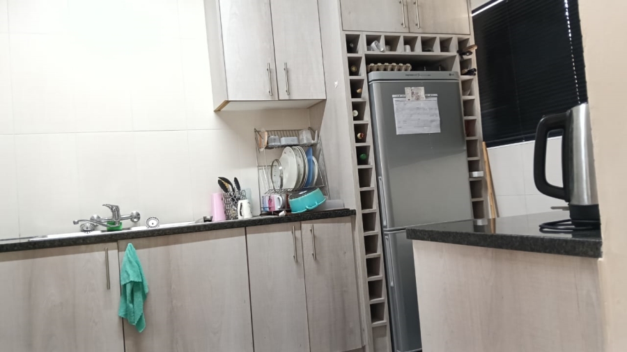 2 Bedroom Property for Sale in Greenhills Gauteng