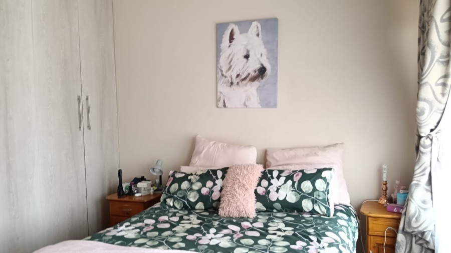 2 Bedroom Property for Sale in Greenhills Gauteng