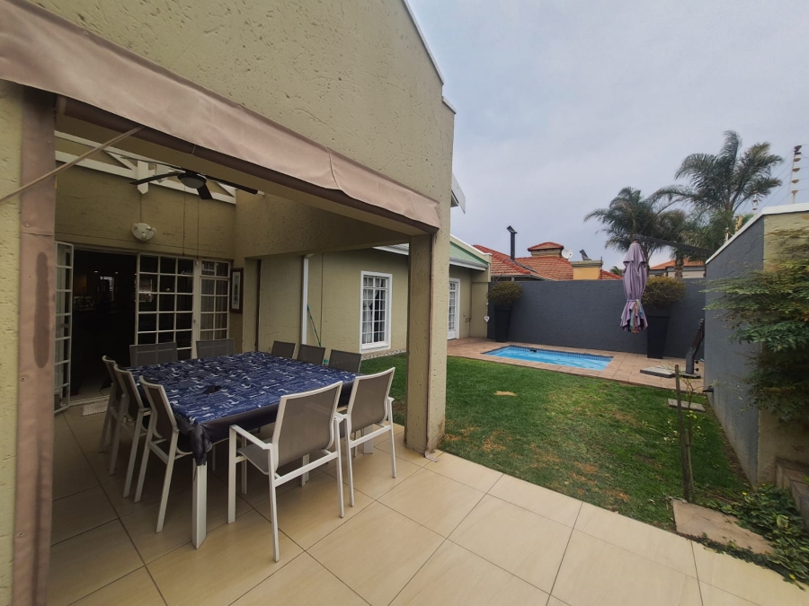2 Bedroom Property for Sale in Vanderbijlpark SW 5 Gauteng