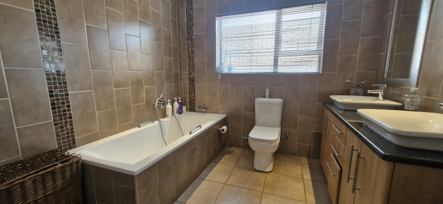 4 Bedroom Property for Sale in Equestria Gauteng