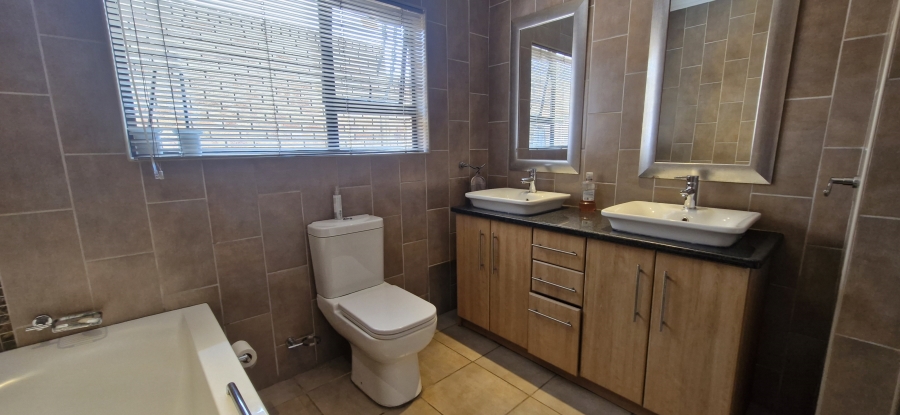 4 Bedroom Property for Sale in Equestria Gauteng