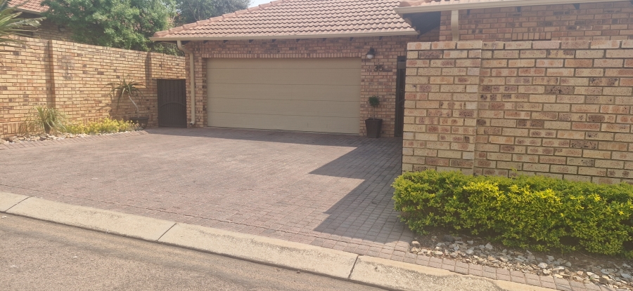 4 Bedroom Property for Sale in Equestria Gauteng