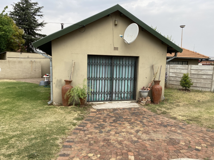 3 Bedroom Property for Sale in Morehill Gauteng