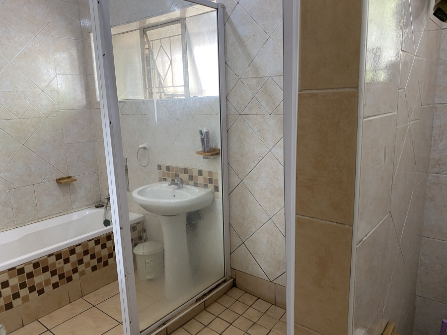 3 Bedroom Property for Sale in Morehill Gauteng