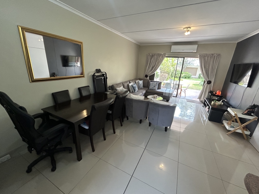 2 Bedroom Property for Sale in Sunninghill Gauteng