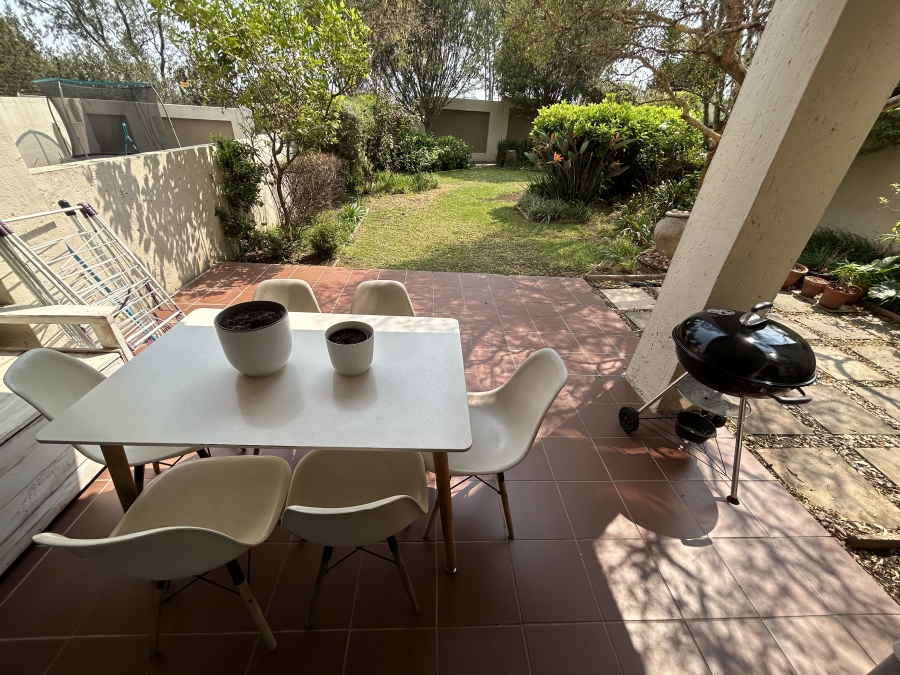 2 Bedroom Property for Sale in Sunninghill Gauteng