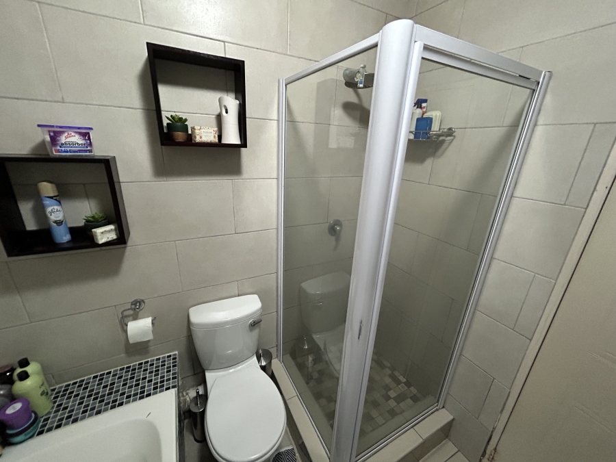 2 Bedroom Property for Sale in Sunninghill Gauteng