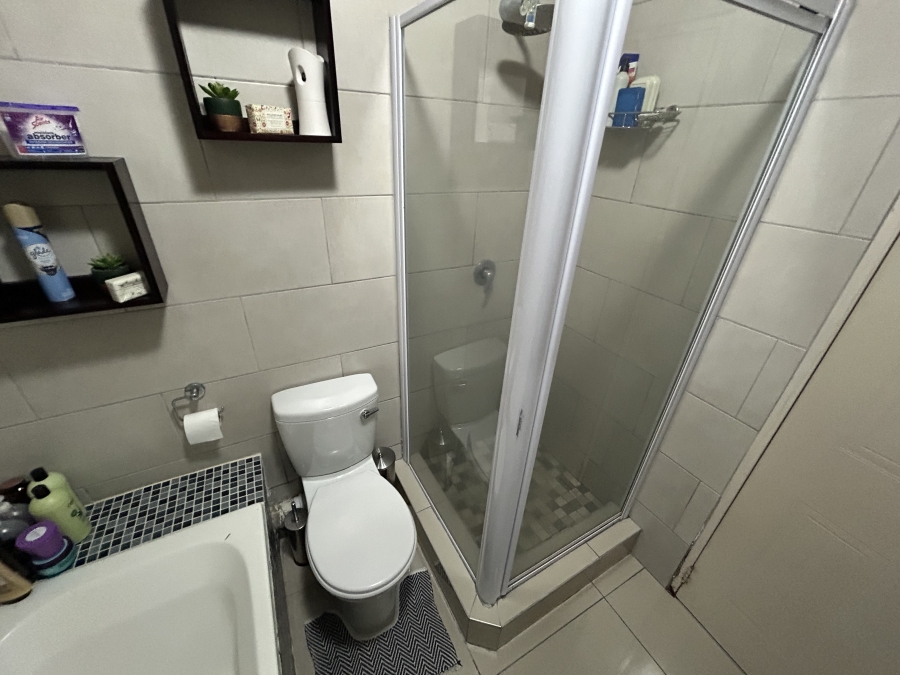 2 Bedroom Property for Sale in Sunninghill Gauteng