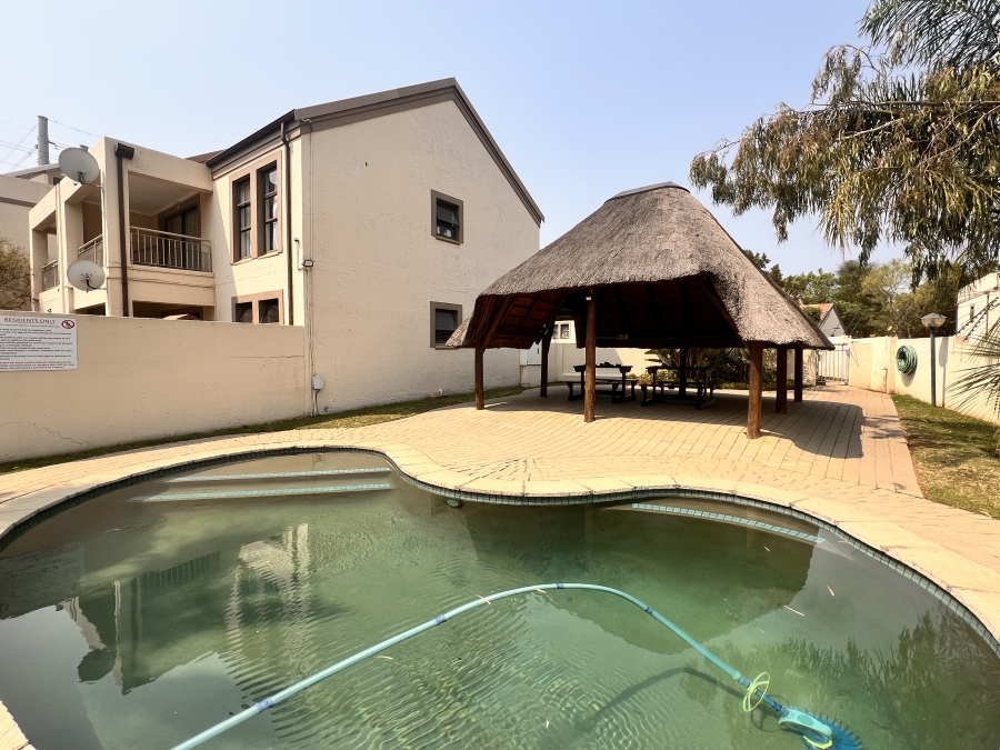 2 Bedroom Property for Sale in Sunninghill Gauteng