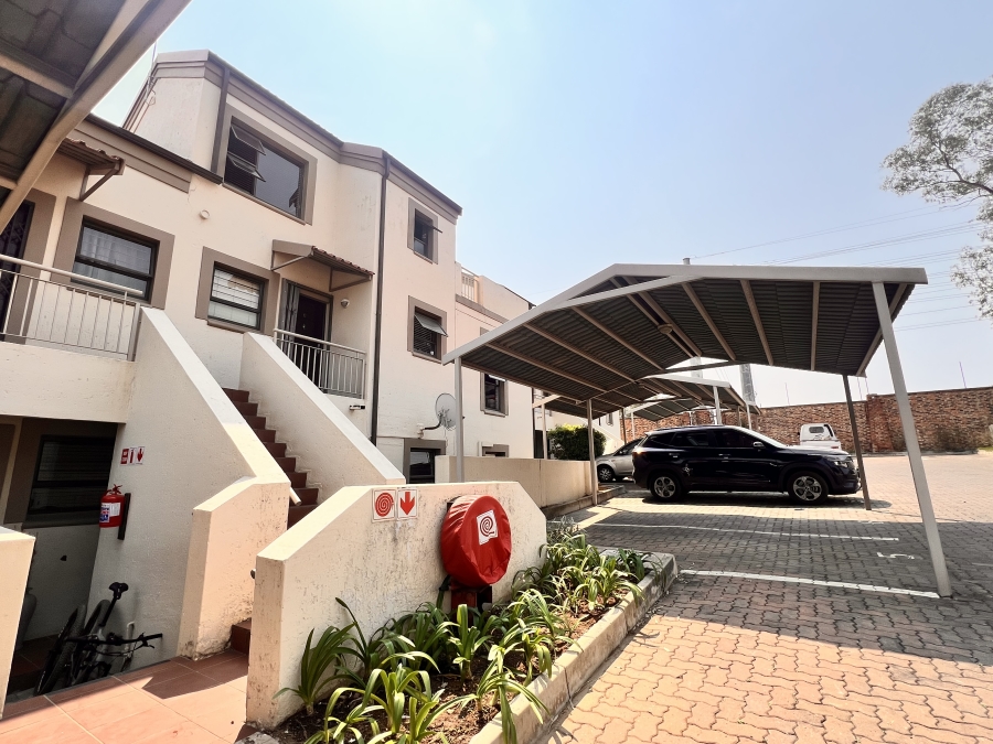 2 Bedroom Property for Sale in Sunninghill Gauteng