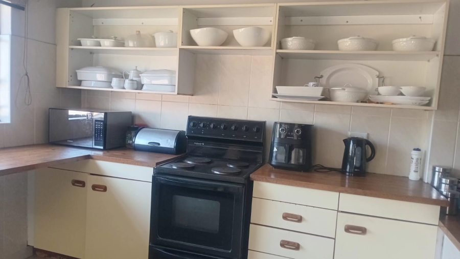 To Let 4 Bedroom Property for Rent in Glen Marais Gauteng