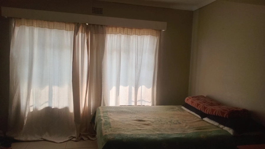 To Let 4 Bedroom Property for Rent in Glen Marais Gauteng