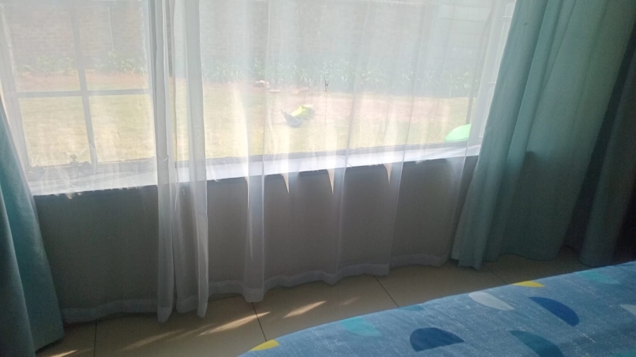 To Let 4 Bedroom Property for Rent in Glen Marais Gauteng
