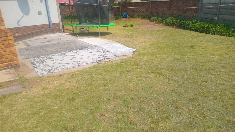 To Let 4 Bedroom Property for Rent in Glen Marais Gauteng