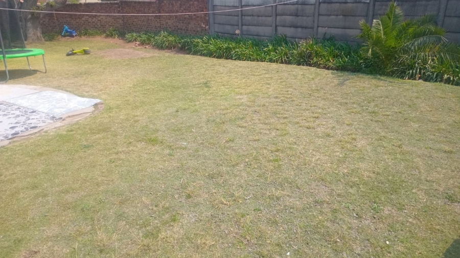To Let 4 Bedroom Property for Rent in Glen Marais Gauteng
