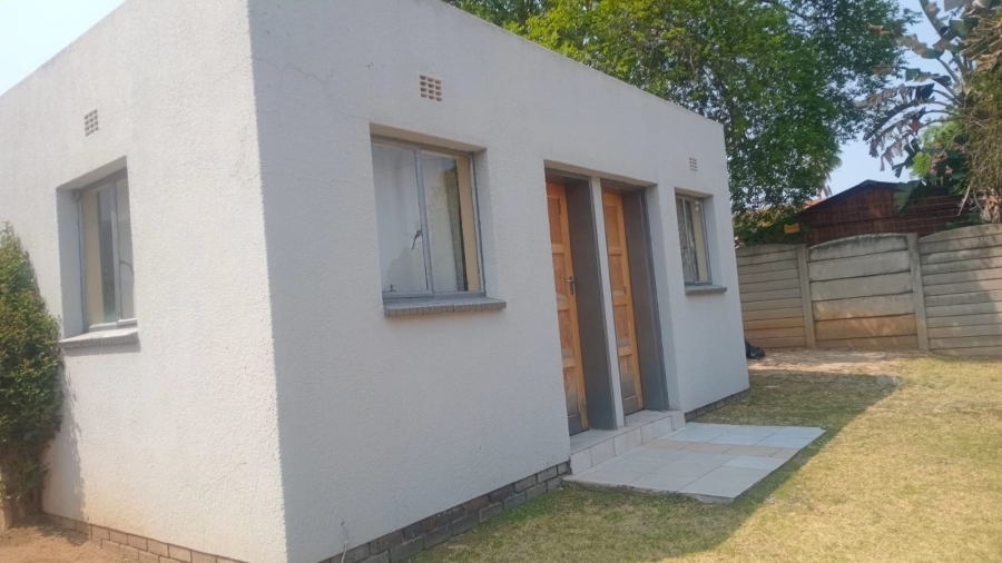 To Let 4 Bedroom Property for Rent in Glen Marais Gauteng