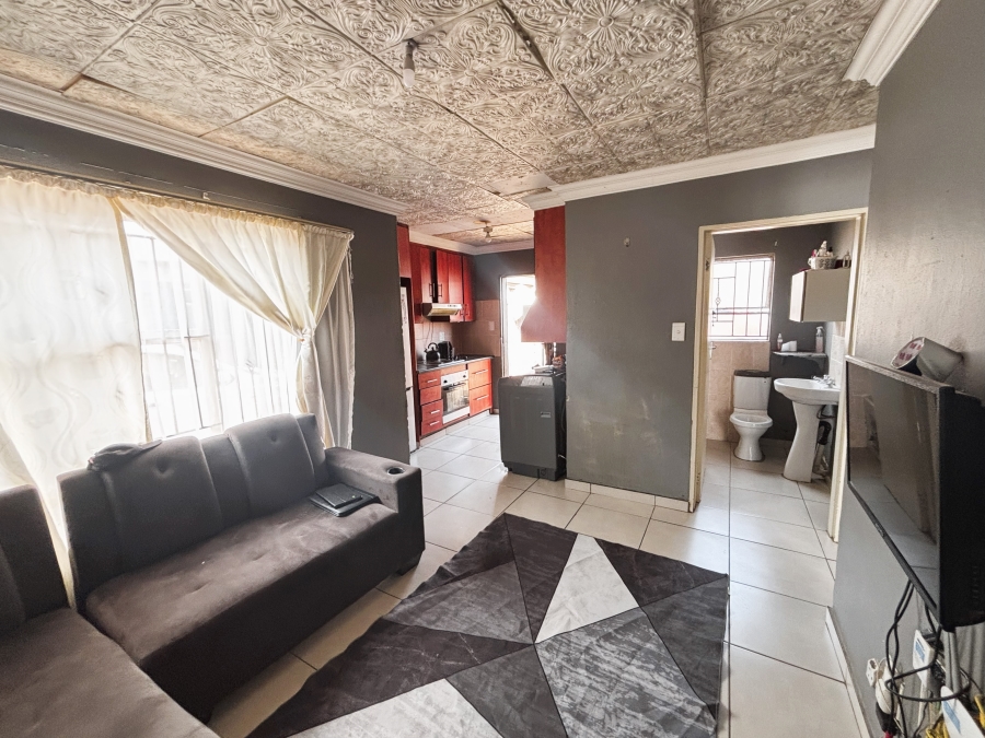7 Bedroom Property for Sale in Birch Acres Gauteng