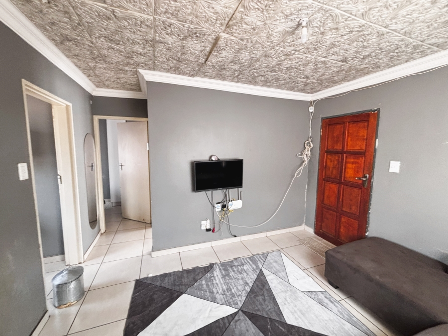 7 Bedroom Property for Sale in Birch Acres Gauteng