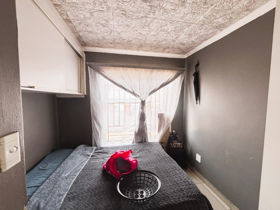 7 Bedroom Property for Sale in Birch Acres Gauteng
