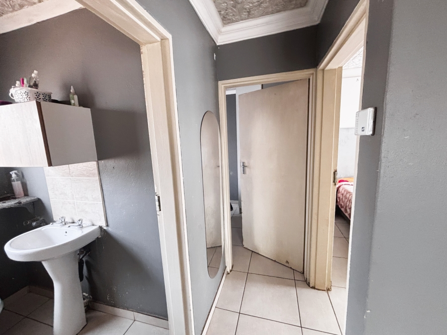 7 Bedroom Property for Sale in Birch Acres Gauteng