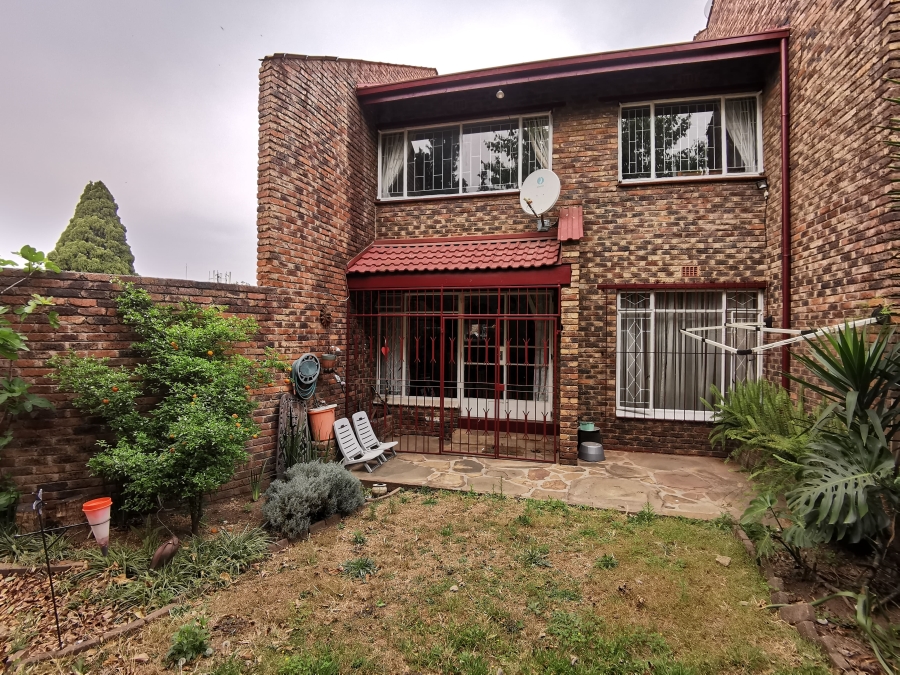 2 Bedroom Property for Sale in Lyndhurst Gauteng