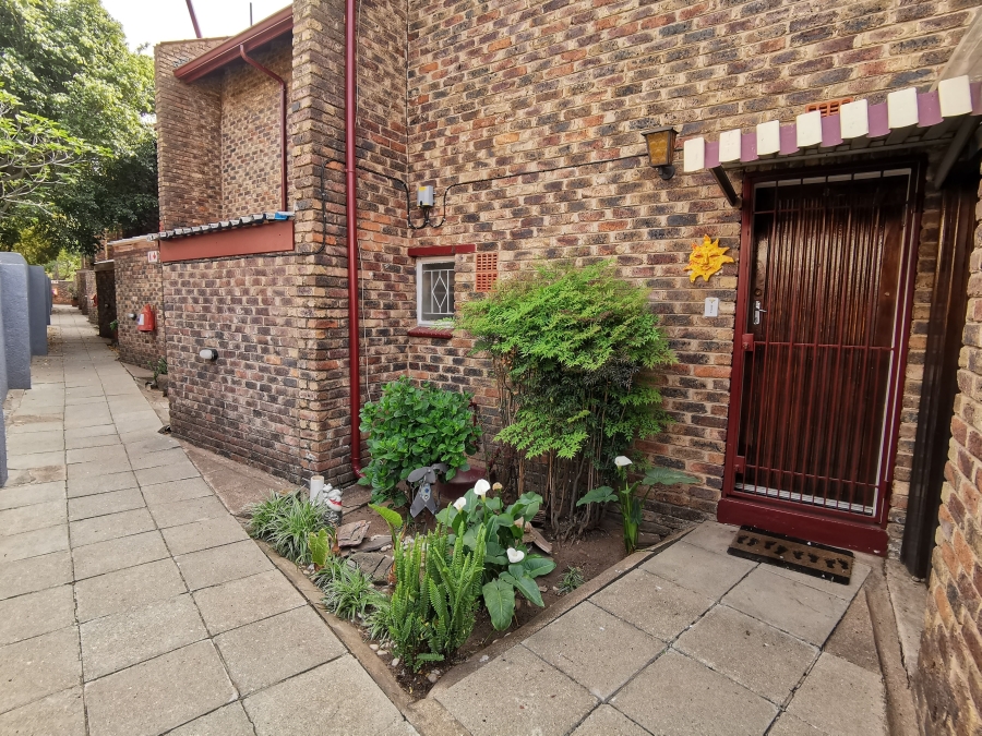 2 Bedroom Property for Sale in Lyndhurst Gauteng