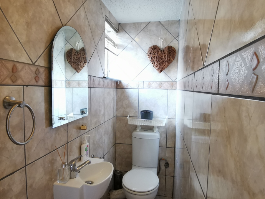 2 Bedroom Property for Sale in Lyndhurst Gauteng