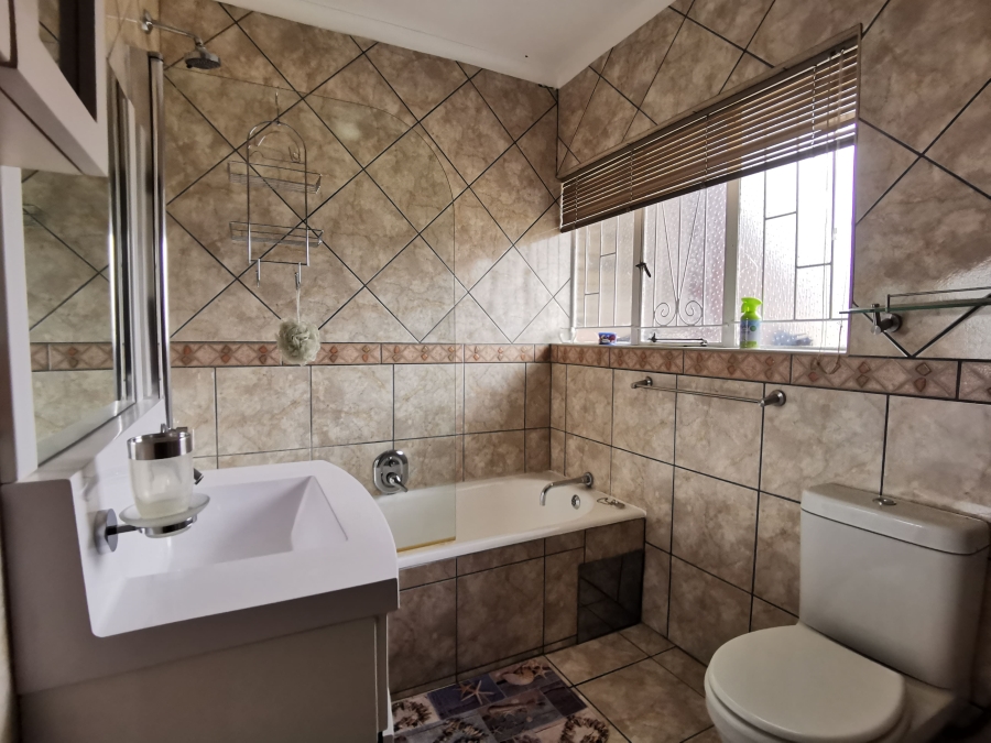 2 Bedroom Property for Sale in Lyndhurst Gauteng