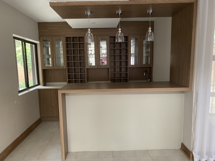 5 Bedroom Property for Sale in Sonneveld Gauteng