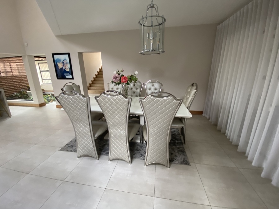 5 Bedroom Property for Sale in Sonneveld Gauteng
